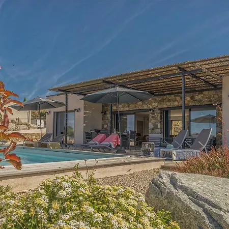 Davia Villa