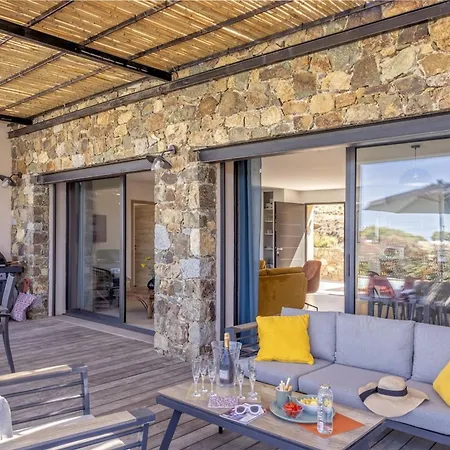 Davia Villa